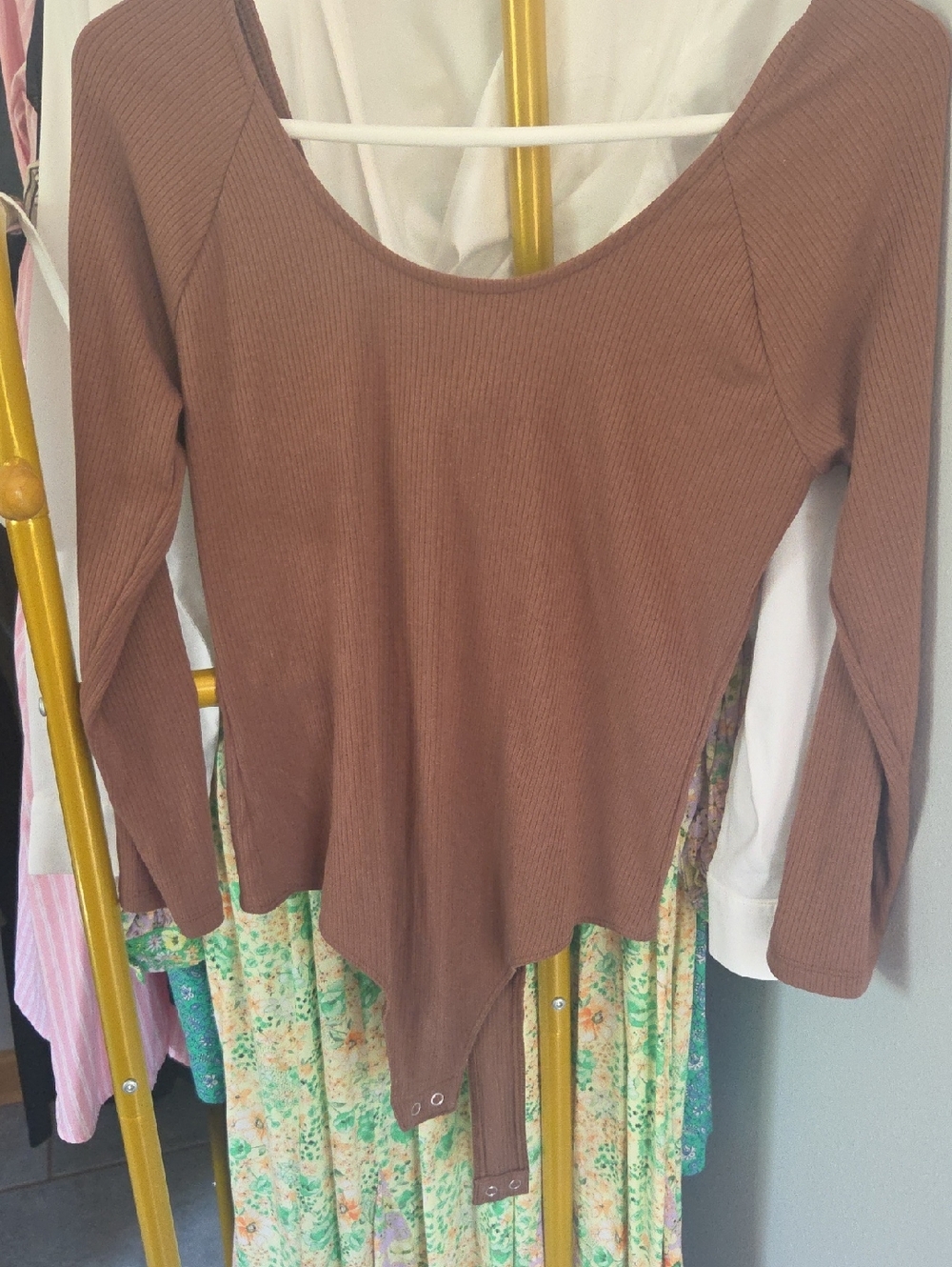 Banana Republic Ribbed Long Sleeve Bodysuit in Mauve Brown